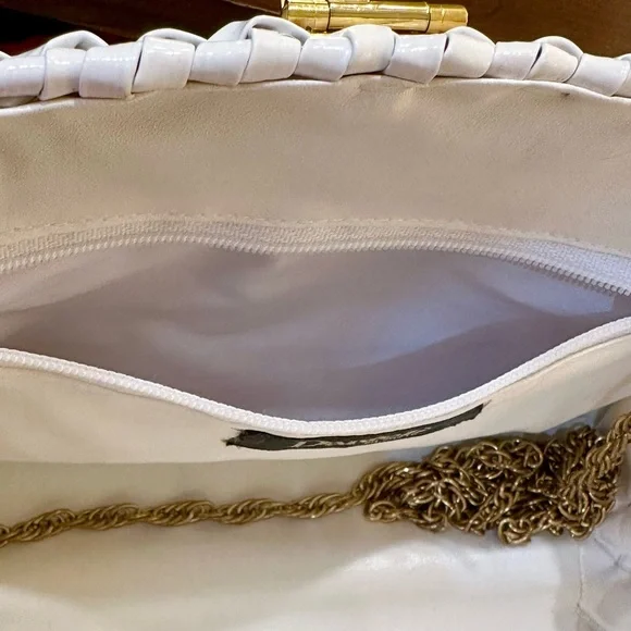 🌟HP🌟VTG 1970s Elegant Danieli White Woven Vinyl Wicker Bag Gold Accents Handbag - Picture 7 of 16